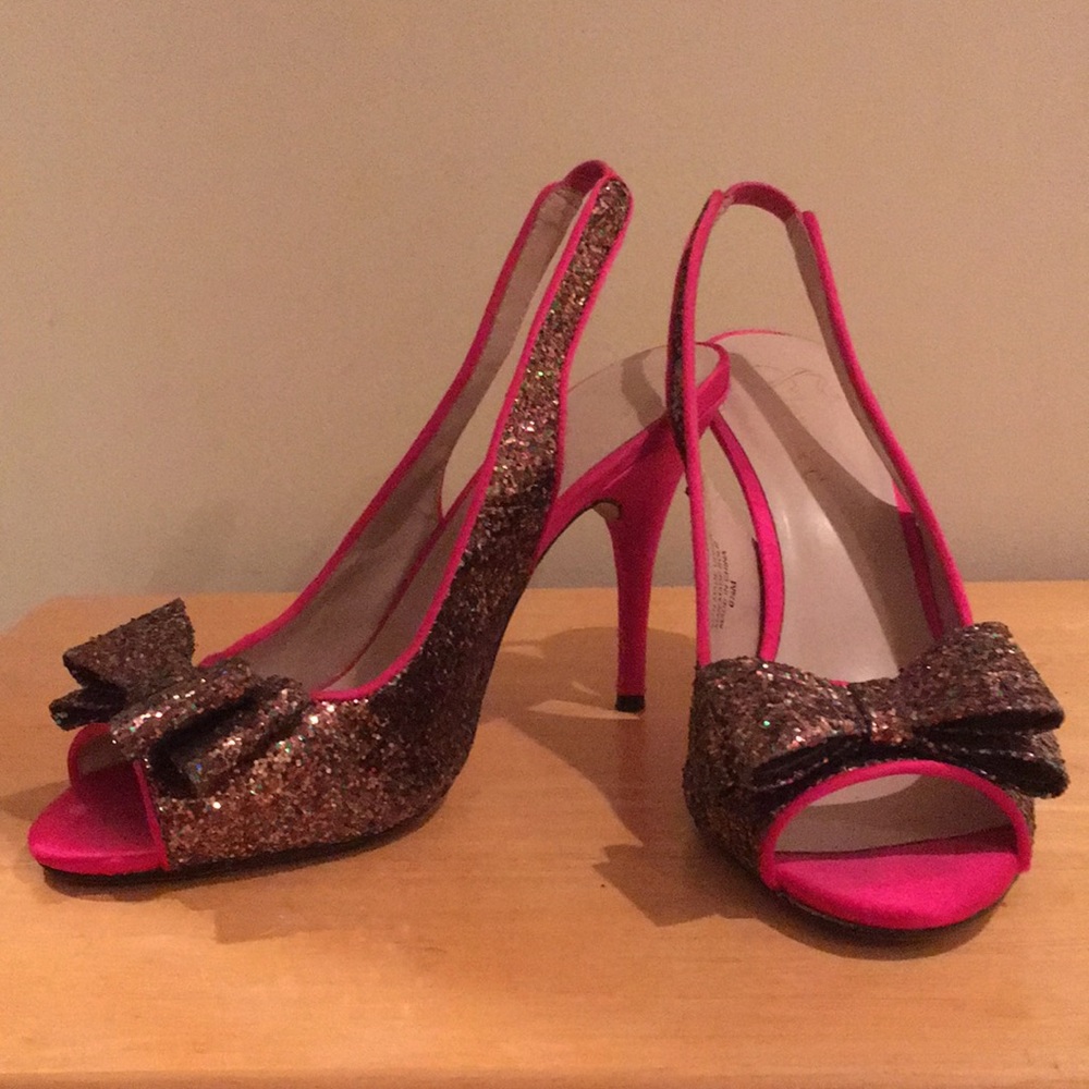 Flounce Sparkly Bow Heels! - Picture 6 of 6